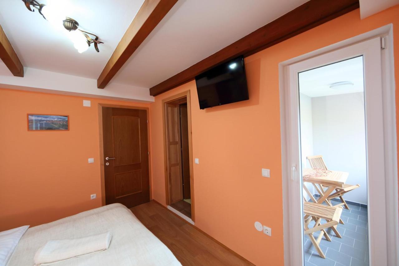 Sobe Grabar Bed & Breakfast Ptuj Bagian luar foto
