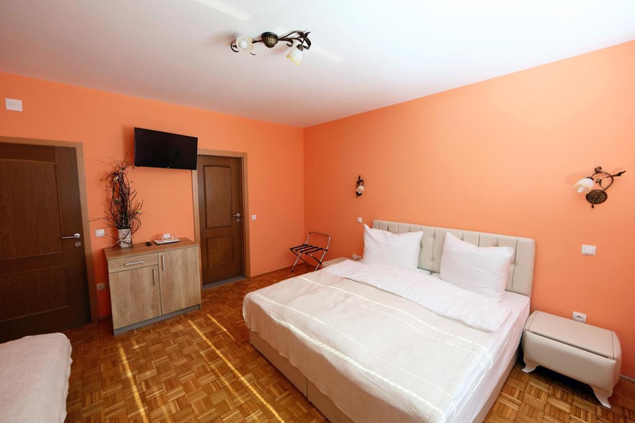 Sobe Grabar Bed & Breakfast Ptuj Bagian luar foto