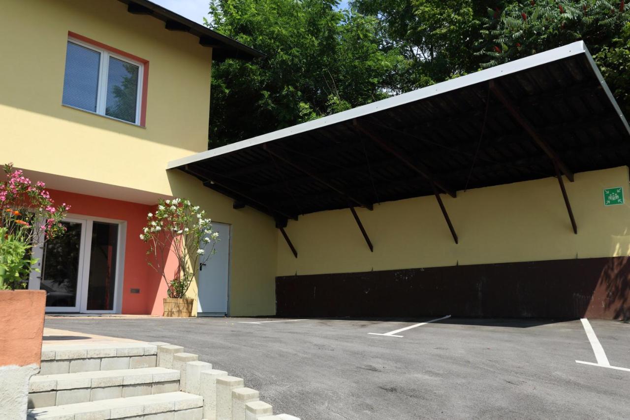 Sobe Grabar Bed & Breakfast Ptuj Bagian luar foto